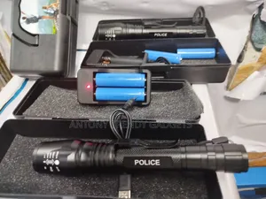 Police High Beam Zooming Flashlight