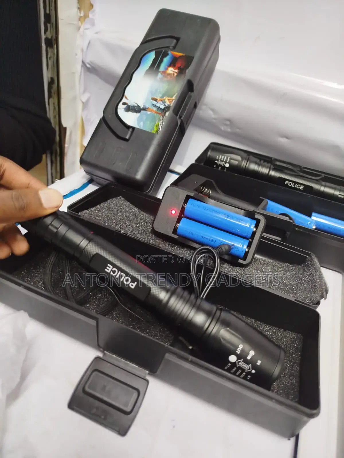 Zooming Police Flashlight
