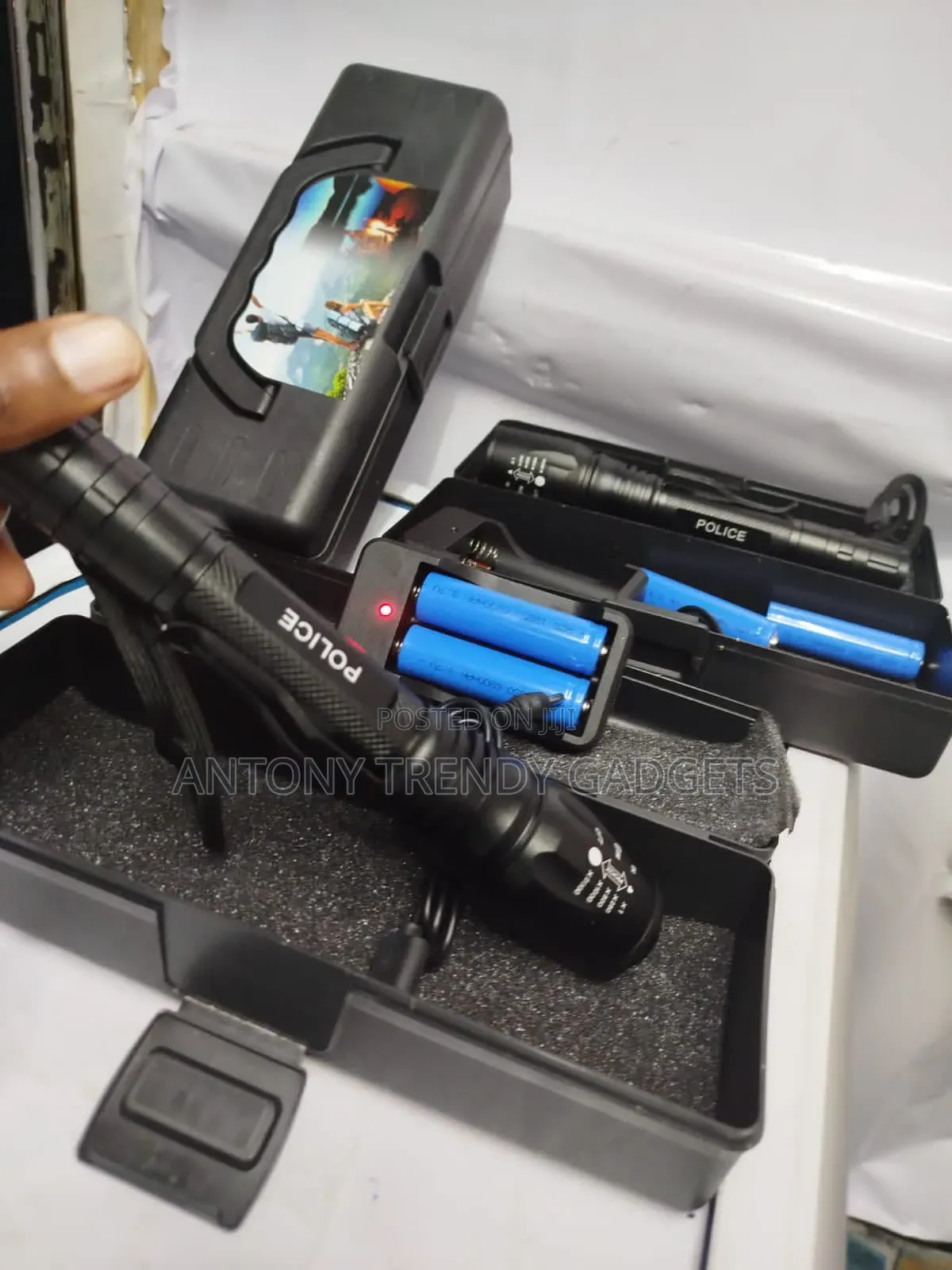 LED Rechargable Zoom Flashlight With Beam Concentration
