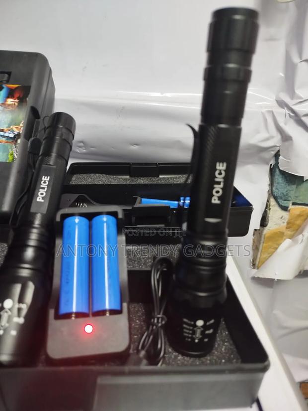 Rechargable Zooming Flashlight - thumbnail 2