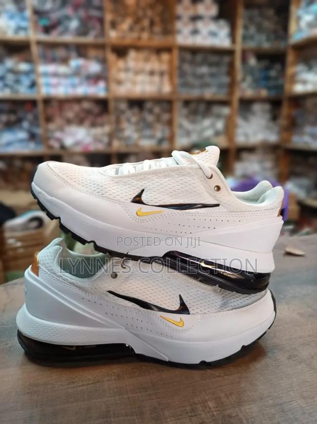 Nike Air Shoes - thumbnail 5
