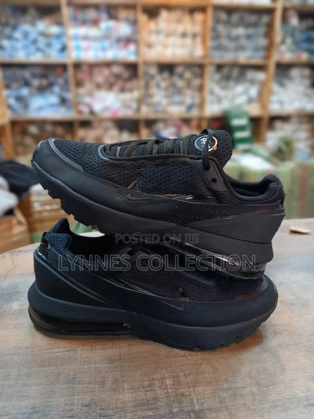 Nike Air Shoes - thumbnail 7