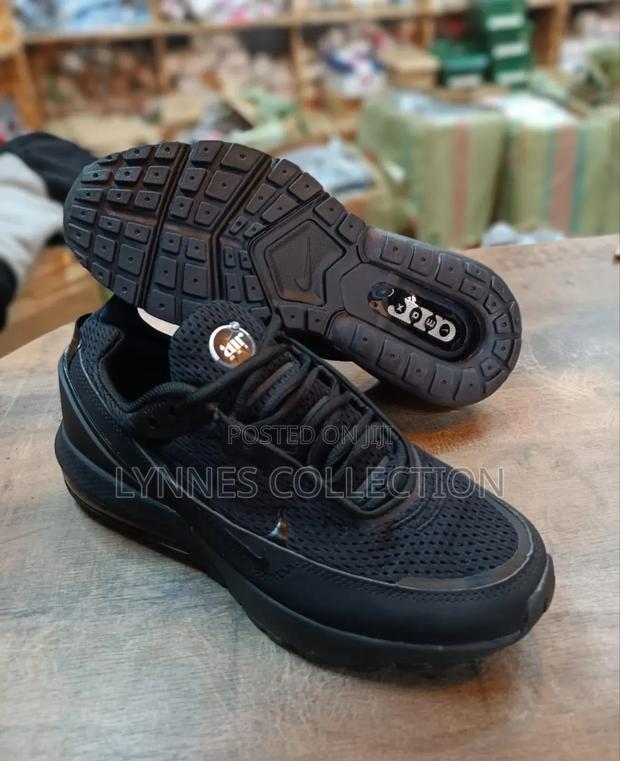 Nike Air Shoes - thumbnail 8