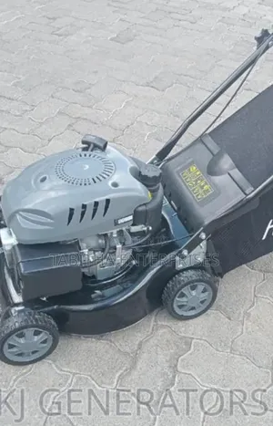 Grass Cutting Lawn Mower/
