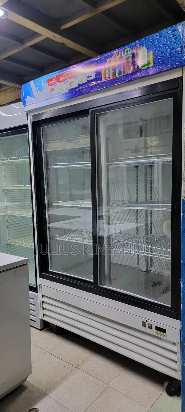 Sliding Doors 1500L Display