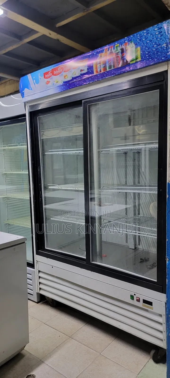 Sliding Doors 1500L Display