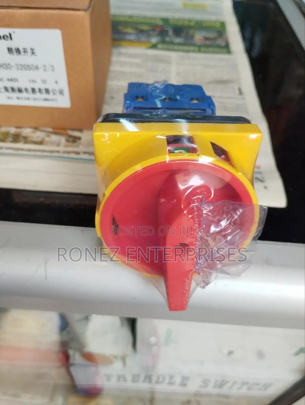 Panel Isolator Switch 32 Amps - main view