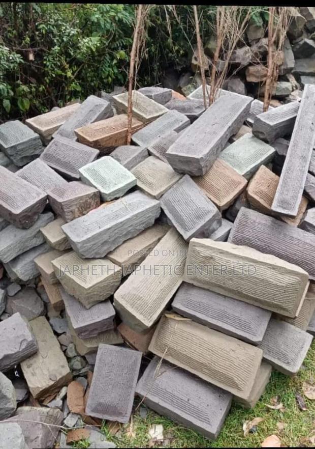 Mixed Colours Bush Stones - thumbnail 3