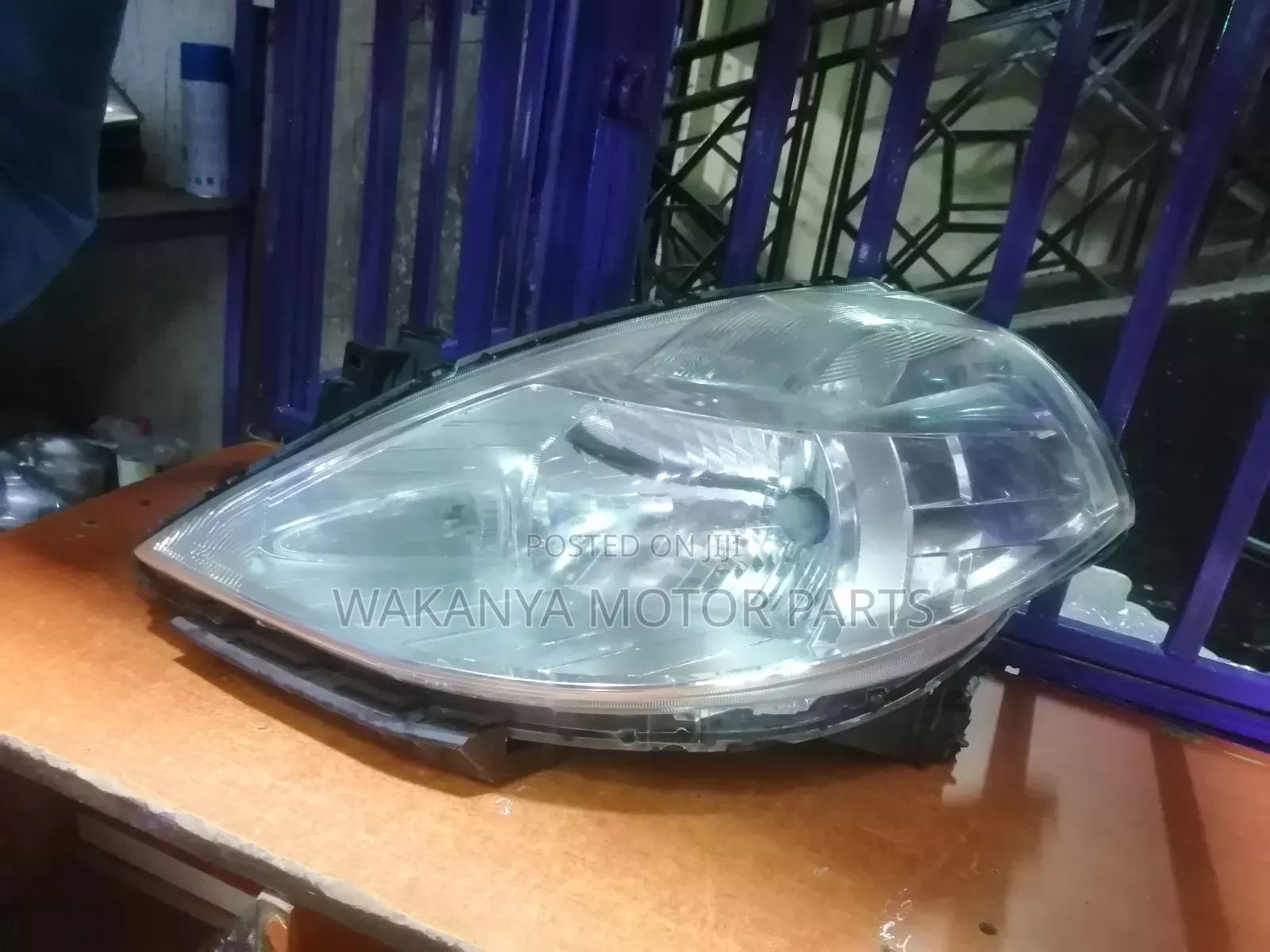 Nissan Tiida Non Zenon Headlamp Model 2008/2012, Ex Japan