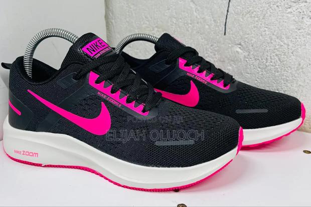 Ladies Nike Runner - thumbnail 3