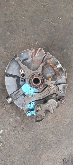 2 4WD D-Max,L200,Pajero,Sahara,Front Wheel Hubs Complete.