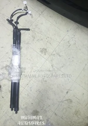 Nissan X-Trail Nt32 Automatic Boot Shocks. Price Per Pc