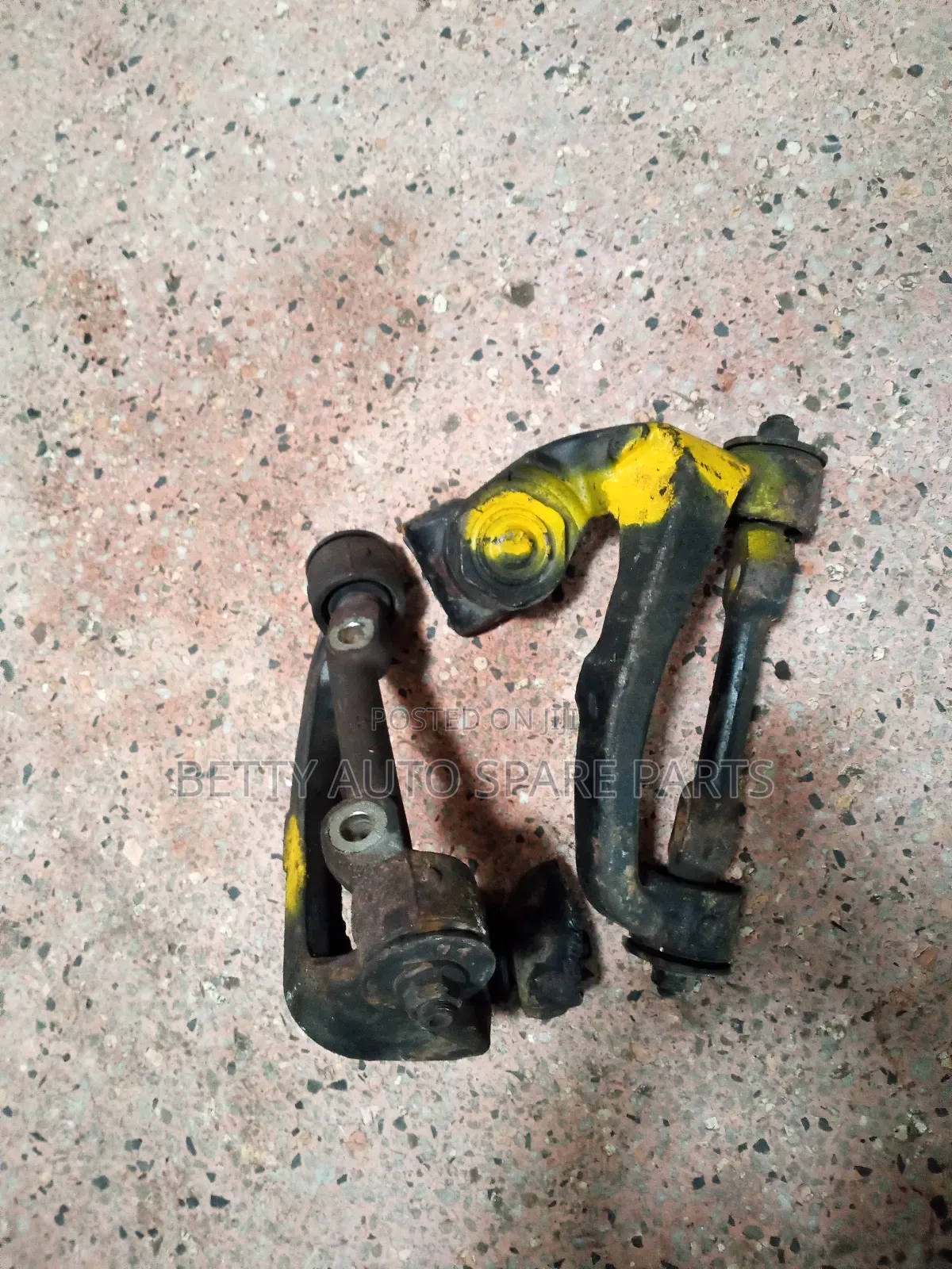 Isuzu Elf Arm