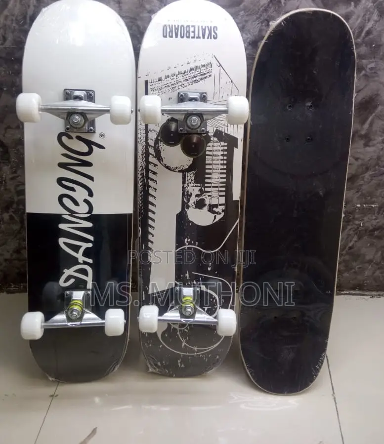 Quality Professional Skate Boards With Anti Slip Base