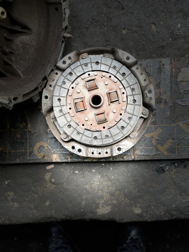 Clutch and Pressure Plate for 5a Manual and 4a,5e,4e