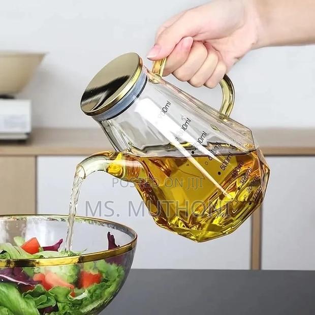 700ml Creative Glass Diamond Shaped Oil Bottle With Scale - main view