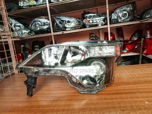 Headlight Toyota Spade Zenon LHS Headlight
