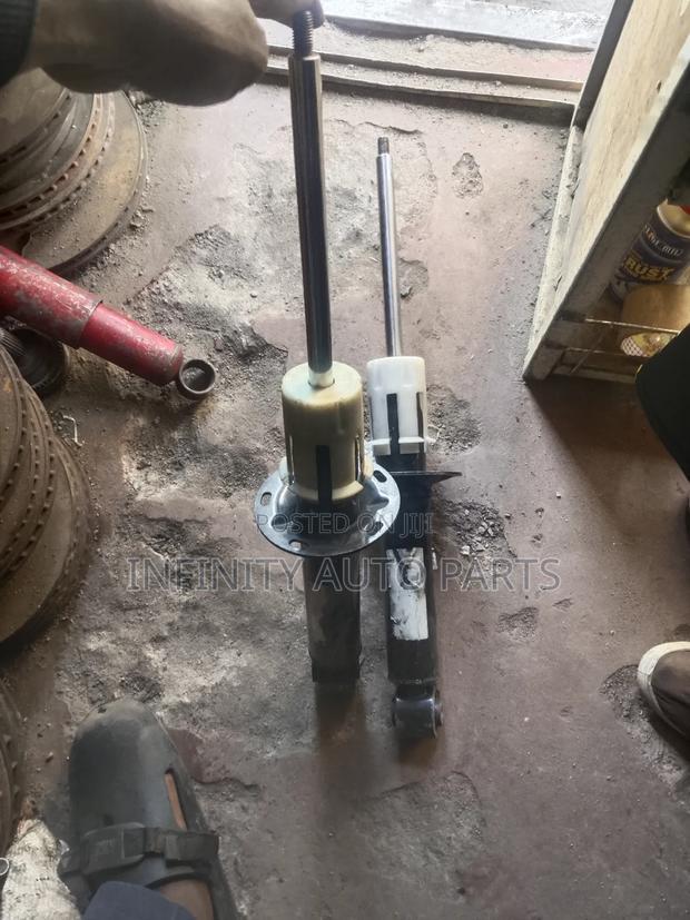 Volkswagen Touareg 7p Rear Shock