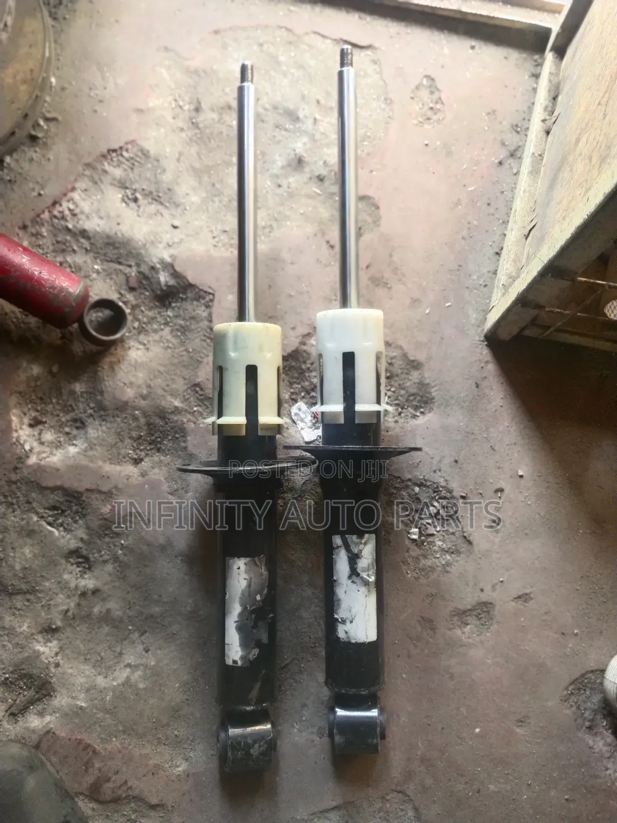 Volkswagen Touareg 7p Rear Shock