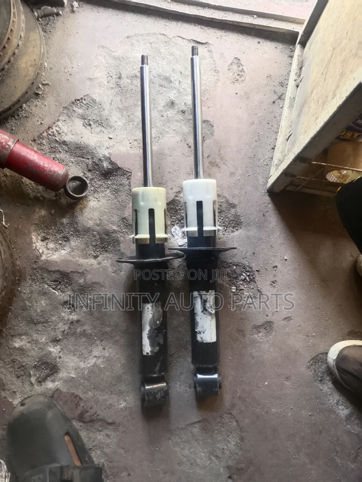 Volkswagen Touareg 7p Rear Shock