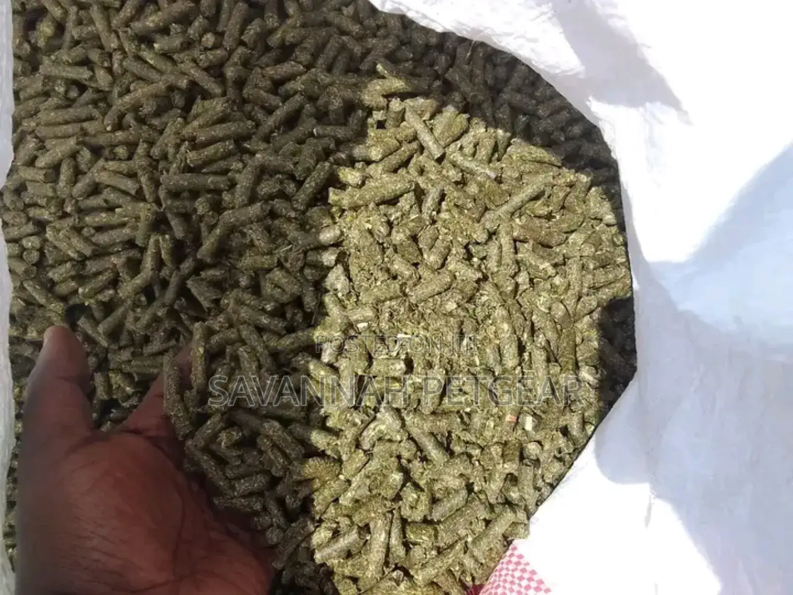 Lucerne Alfalfa Meal and Pellets - 100kg
