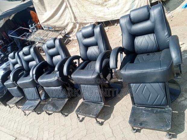 Kinyozi Chair - main view