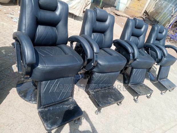 Kinyozi Chair - main view