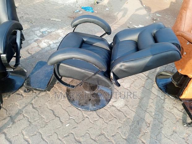 Kinyozi Chair - main view