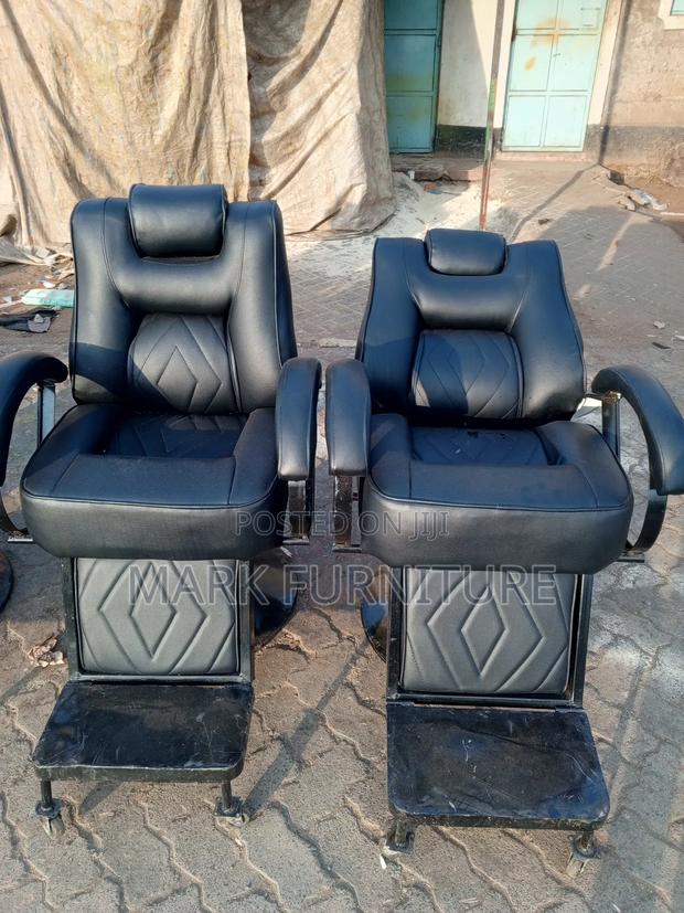 Kinyozi Chair - thumbnail 2