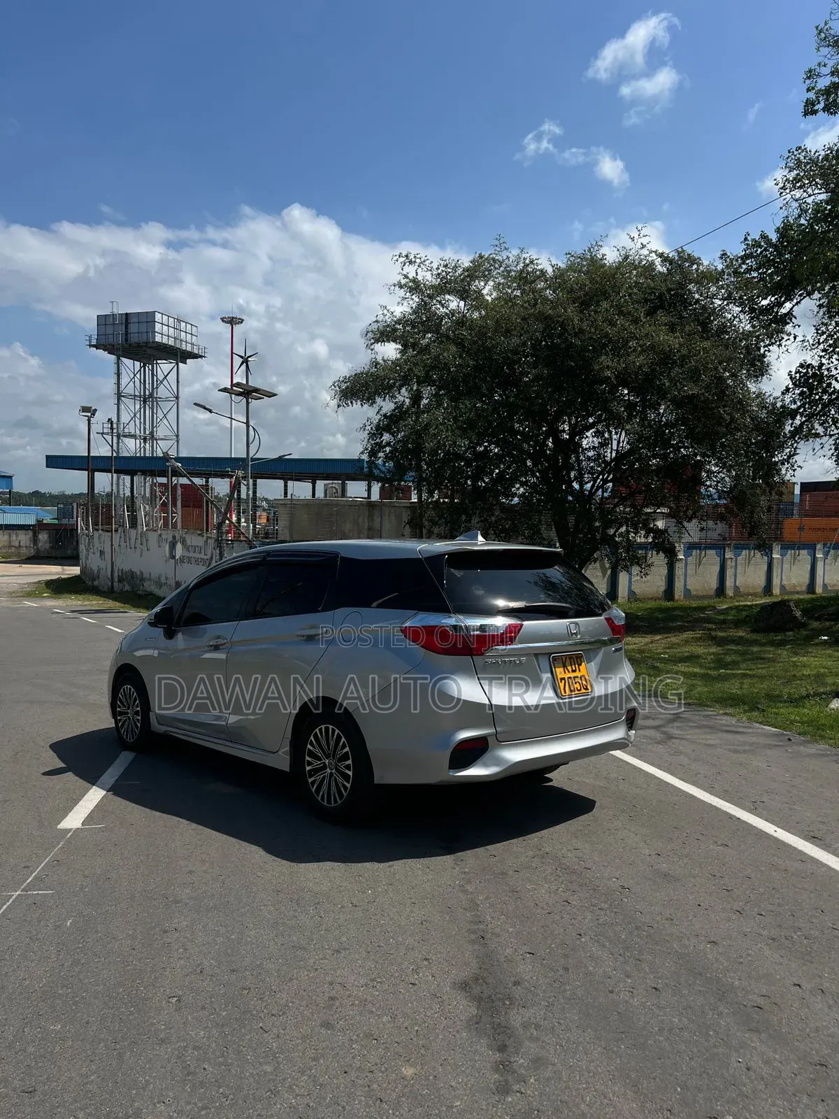 Honda Fit Shuttle 2017 Silver
