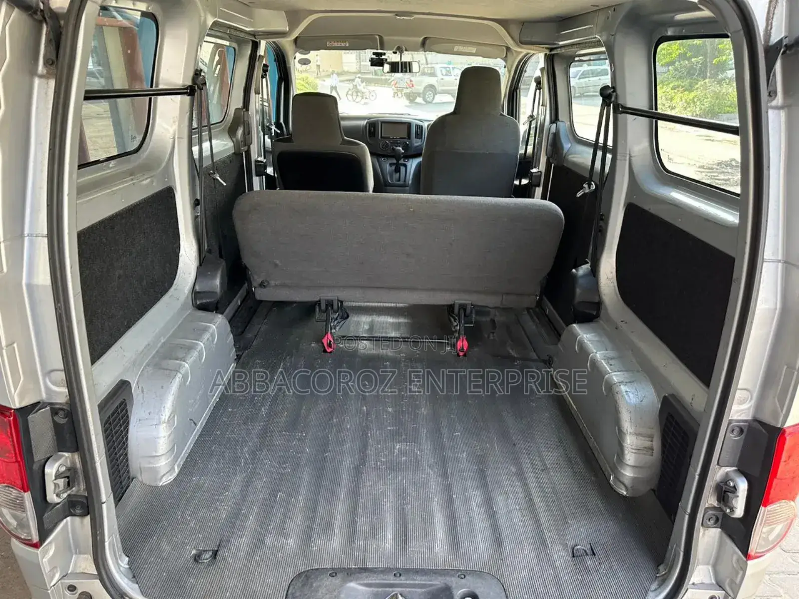 Nissan Caravan 2018 Silver