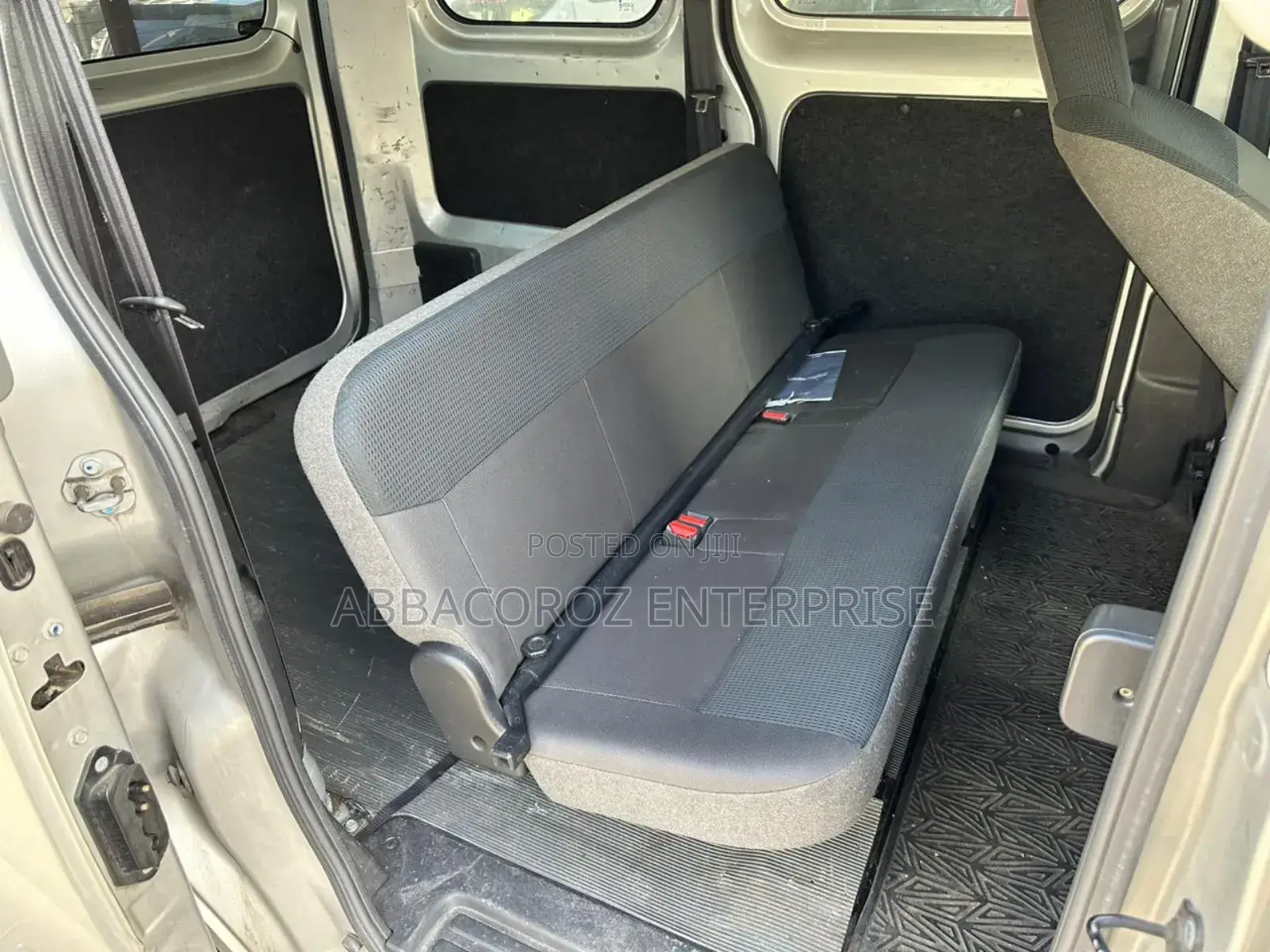 Nissan Caravan 2018 Silver