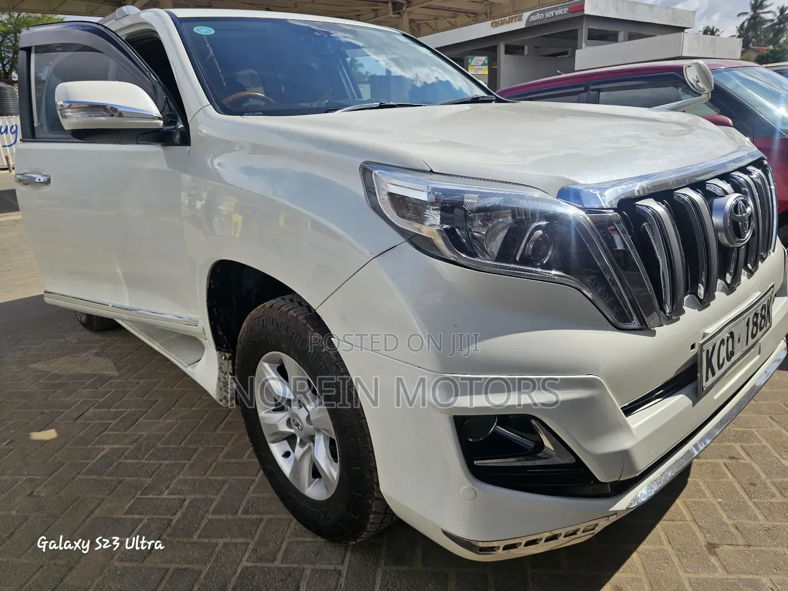 Toyota Land Cruiser Prado 2011 White