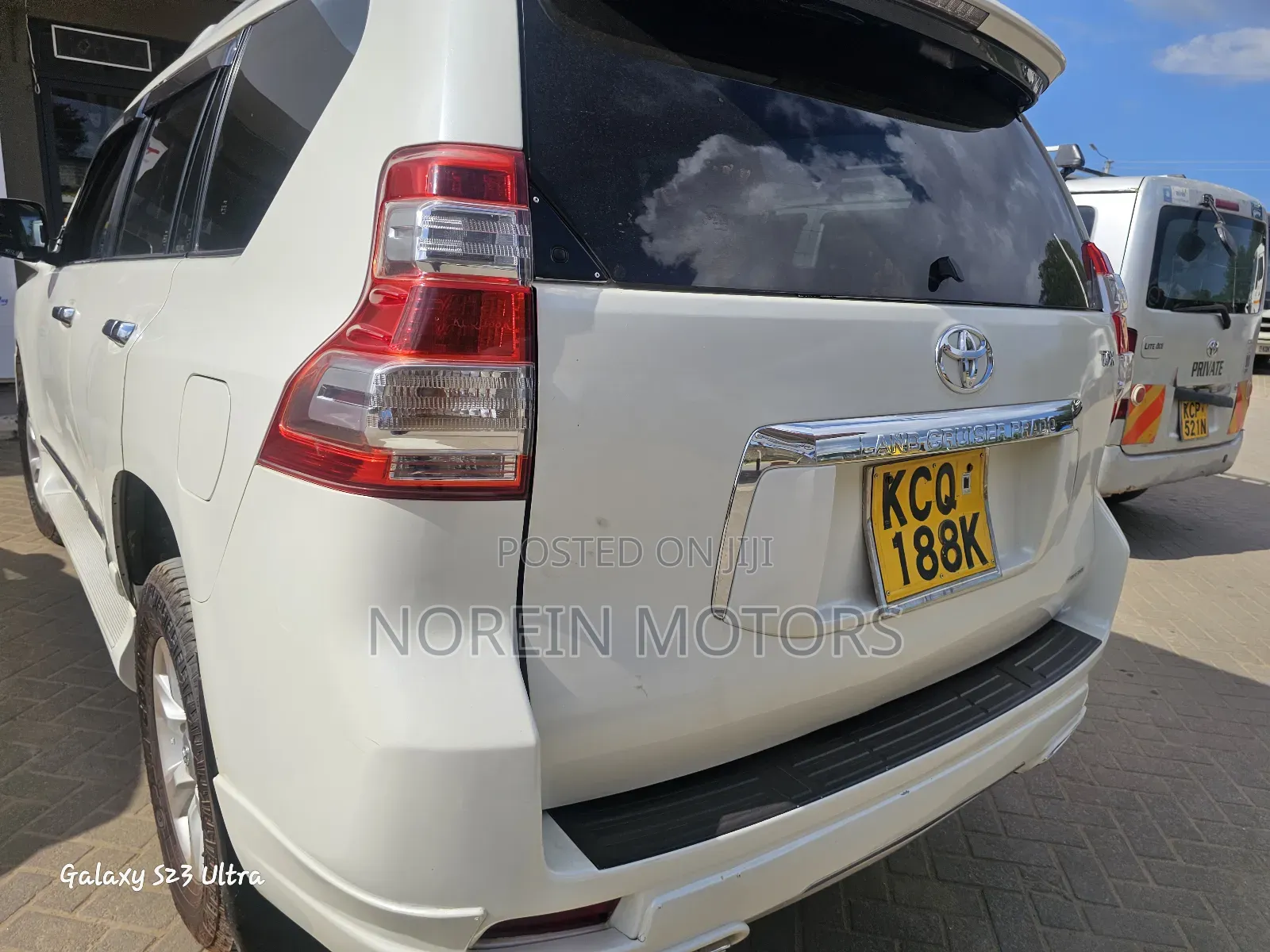 Toyota Land Cruiser Prado 2011 White
