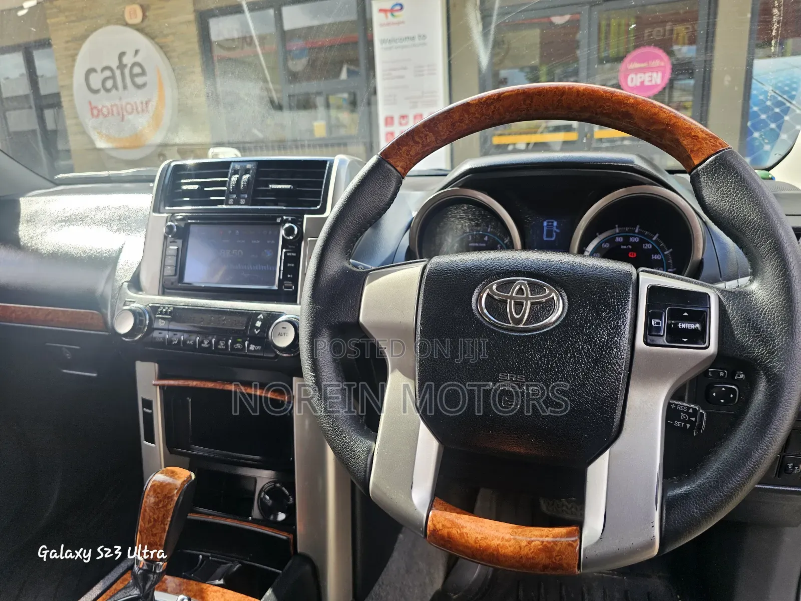 Toyota Land Cruiser Prado 2011 White