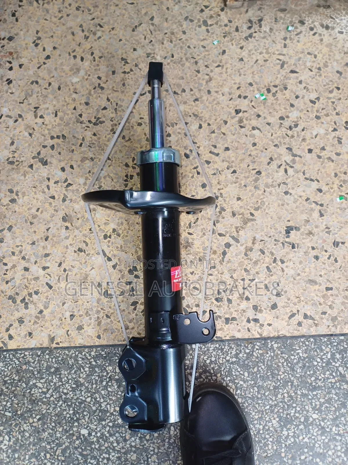 KYB Fielder Shock Absorber