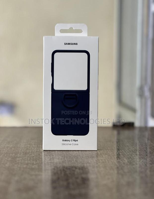 Samsung Galaxy Z Flip6 Silicone Case With Ring - main view