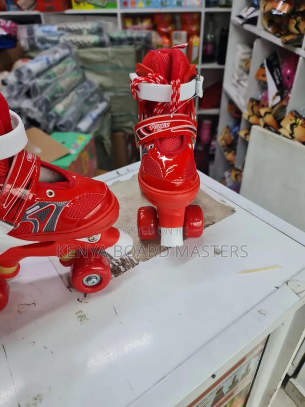 Chic Skate Shoes With Four Wheels. Skate Shoes