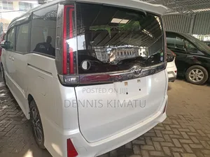 Toyota Noah 2017 White