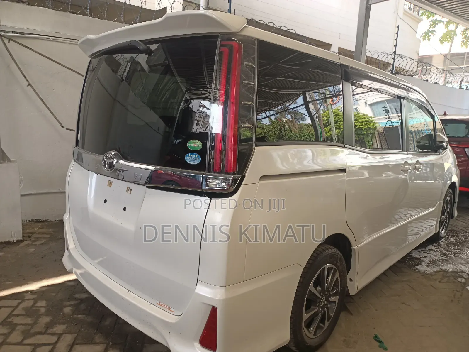 Toyota Noah 2017 White