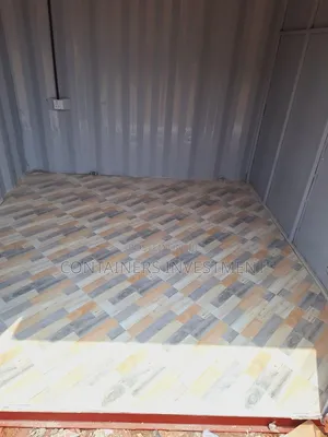40ft Container With 5 Stalls- Floor Tiled Up