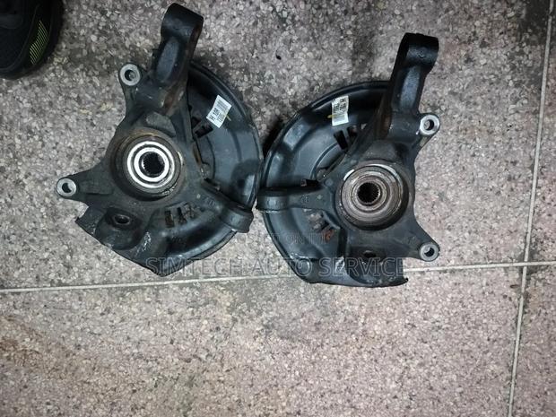 Toyota Noah Hybrid Front Hub - thumbnail 2