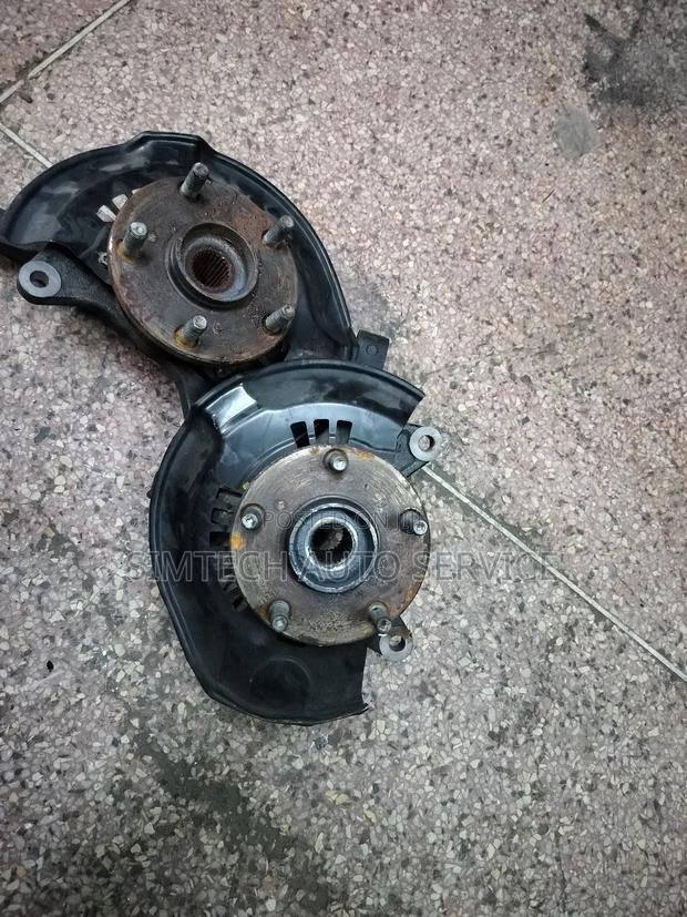 Toyota Noah Hybrid Front Hub - thumbnail 3