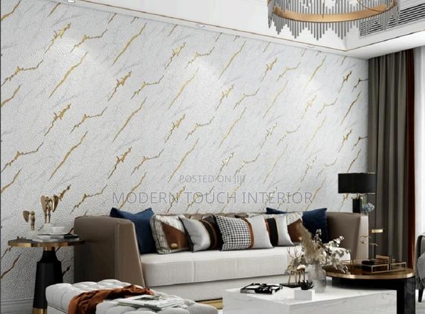 Wallpaper-Embossed White and Gold Wallpaper