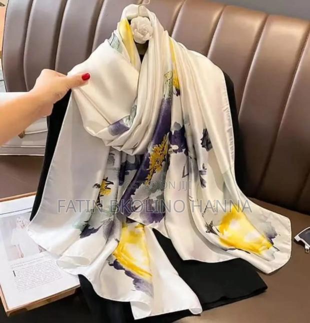 Pretty Scarf - main view