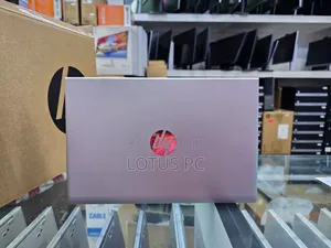 New Laptop HP 630 8GB AMD Ryzen 5 SSD 256GB