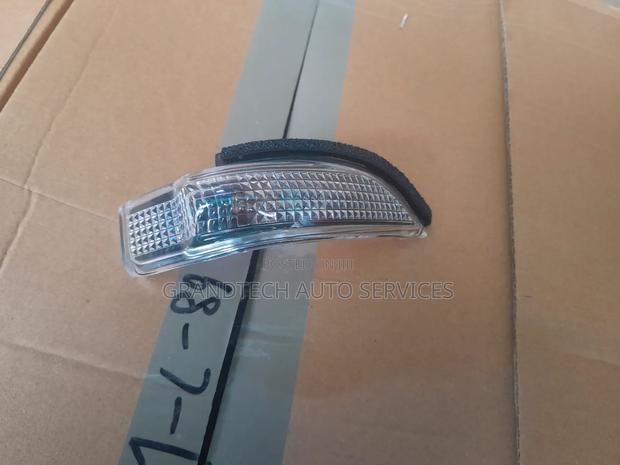 Toyota Vitz Side Mirror Indicator