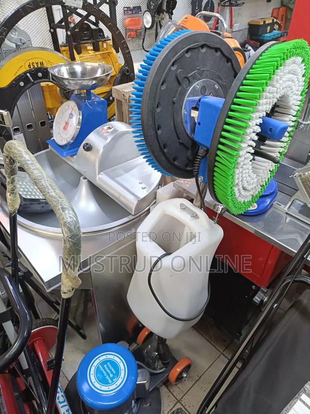 Floor Scrubber Machine - main view