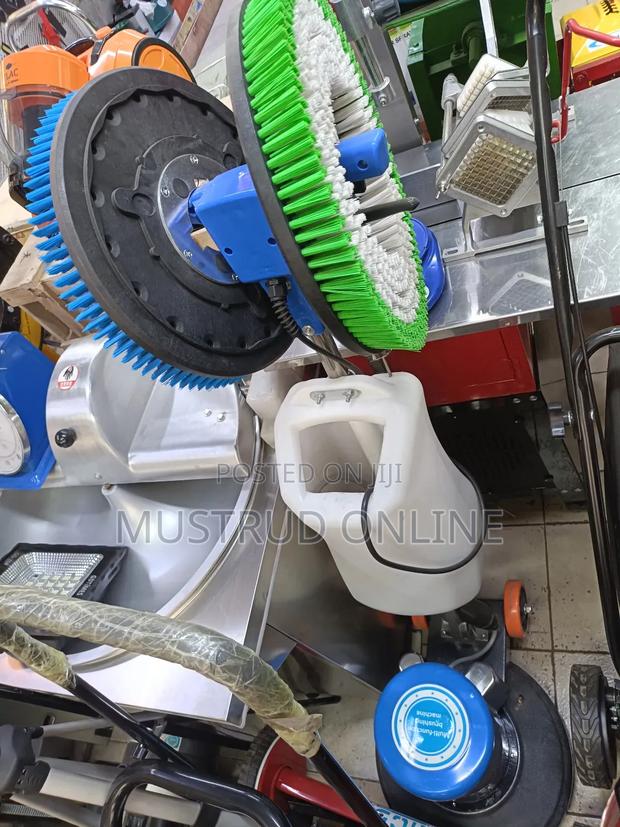 Floor Scrubber Machine - thumbnail 3