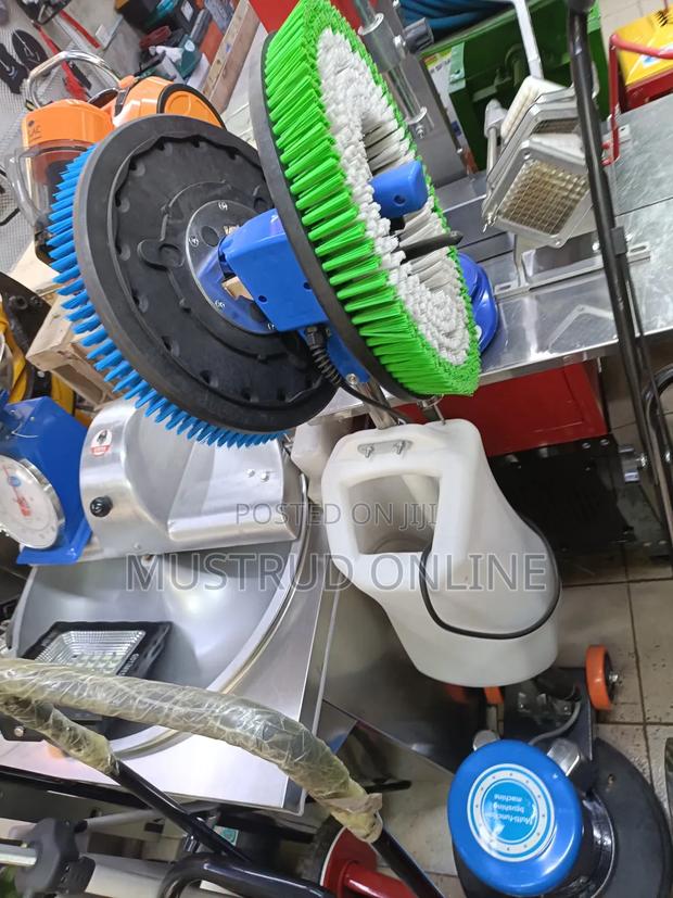 Commercial Floor Scrubbing Machine - thumbnail 2